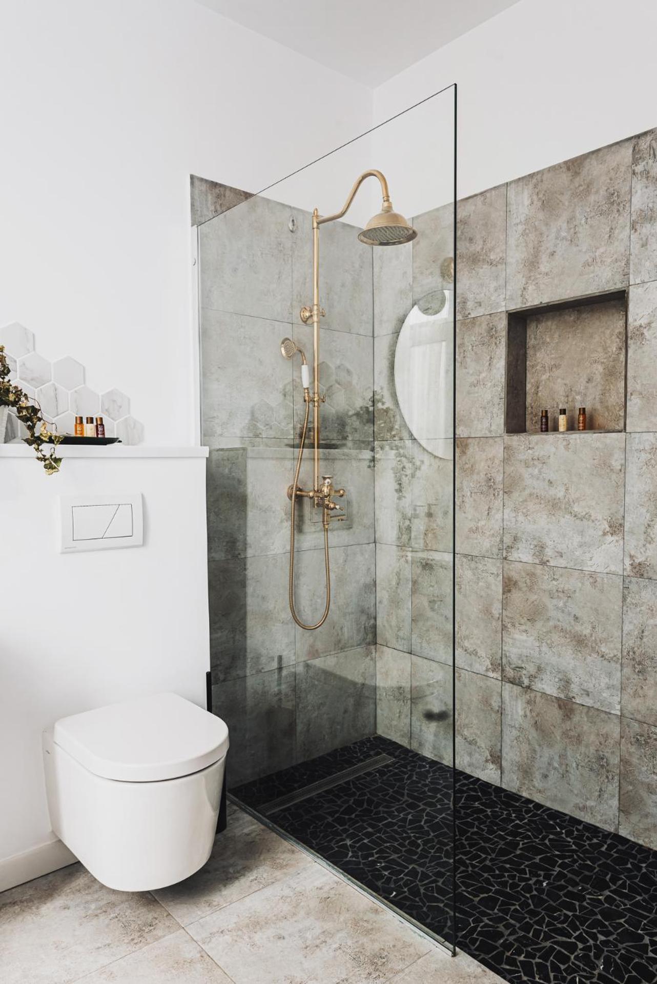 Voya Apartments - A Luxury Oasis In The Old Town Braşov Esterno foto